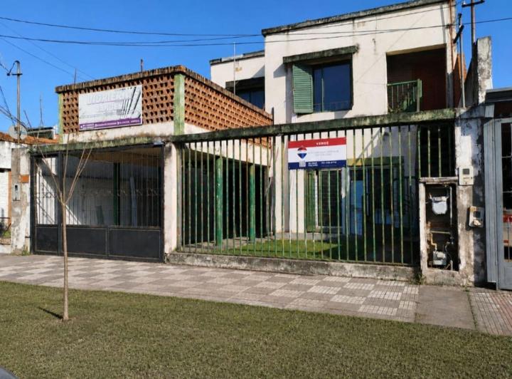 Casa · 172m² · 9 Ambientes · 1 Cochera