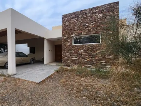 Casa en Alquiler en Santa Lucia, Santa Lucía