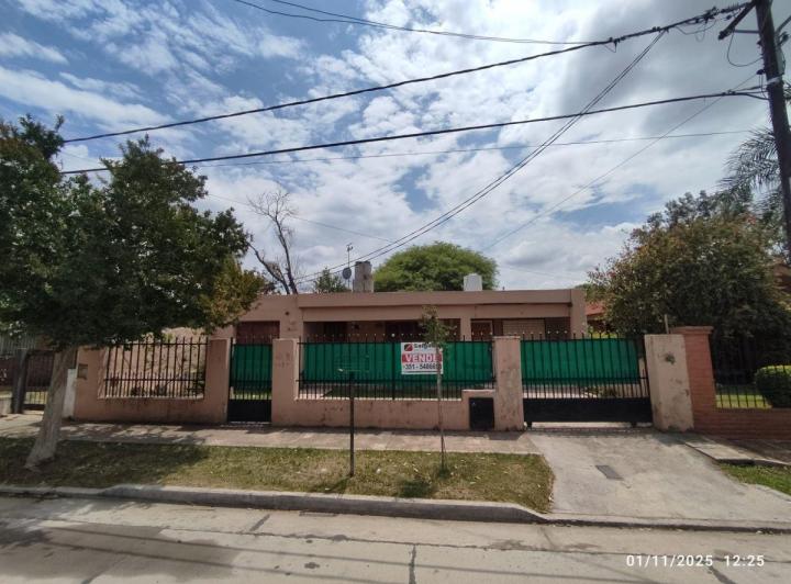 Casa · 146m² · 10 Ambientes · 1 Cochera