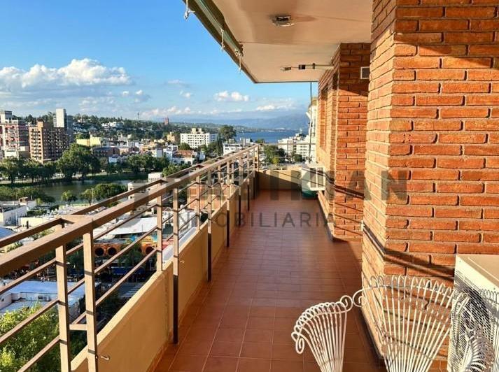 Departamento · 140m² · 6 Ambientes · 1 Cochera