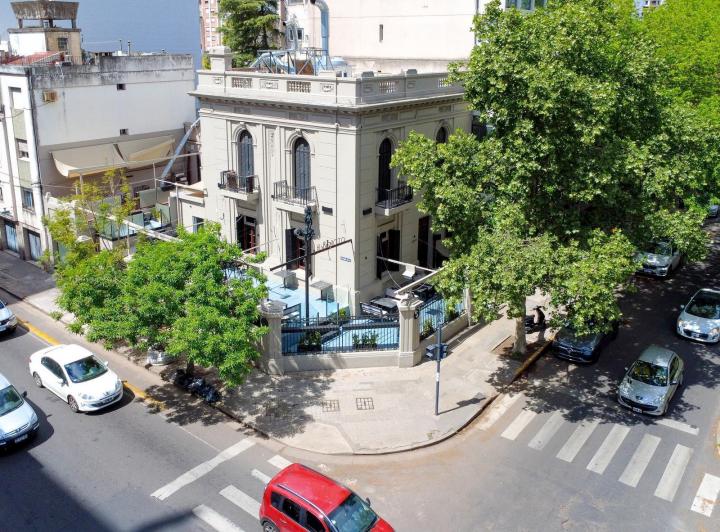 Casa · 370m² · 10 Ambientes