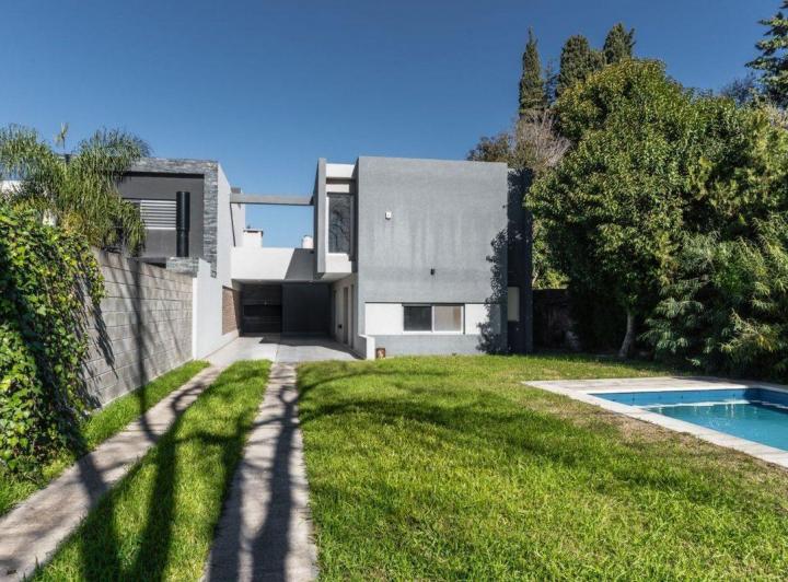 Casa · 165m² · 4 Ambientes · 1 Cochera