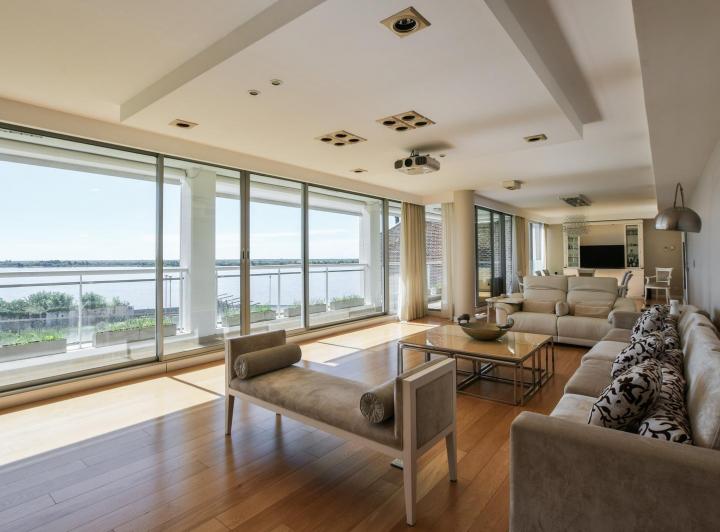 Departamento · 241m² · 3 Dormitorios