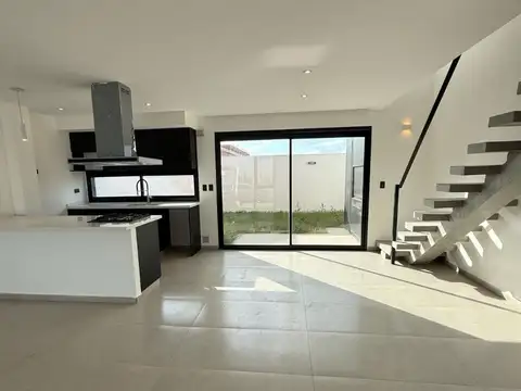Casa en Venta en Barrio Rincones de Manantiales, Countries y Barrios Cerrados en Capital