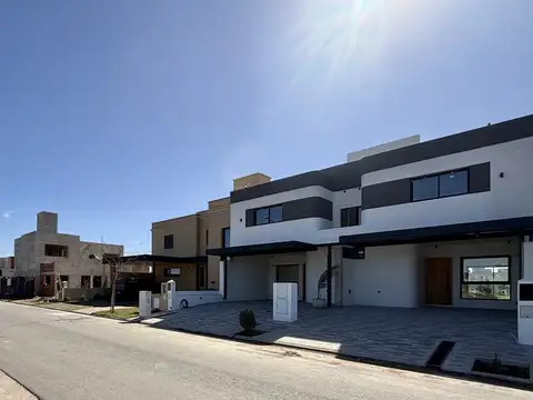 Casa en Venta en Terrazas De Manantiales, Countries y Barrios Cerrados en Córdoba Capital