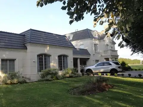 Casa en Venta en Countries y Barrios Cerrados en la Plata, Partido de La Plata