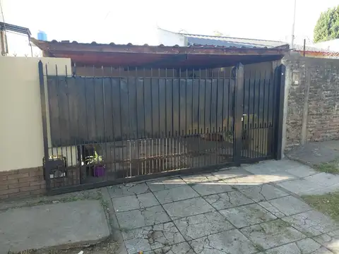 Casa en Venta en Burzaco, Partido de Almirante Brown