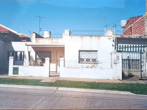 Casa en Venta en Claypole, Partido de Almirante Brown