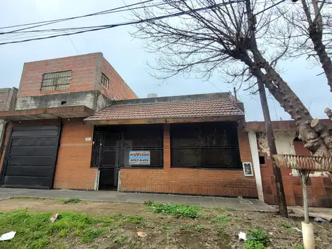 Casa en Venta en Billinghurst, General San Martin