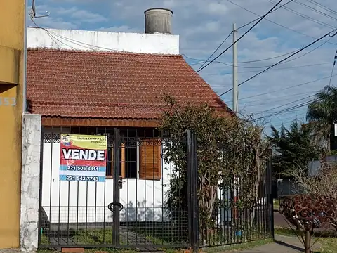 Casa en Venta en Los Hornos, La Plata