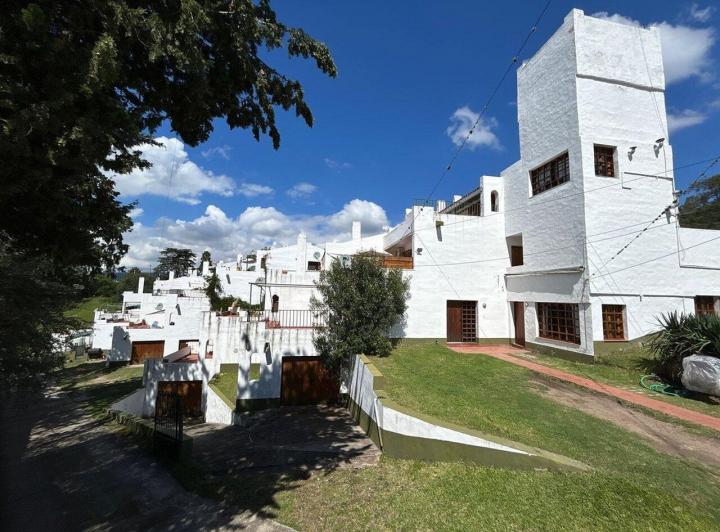 Departamento · 93m² · 4 Ambientes · 1 Cochera