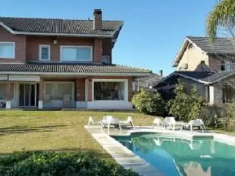 Casa en Venta en La Delfina, Countries y Barrios Cerrados en Pilar