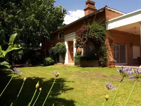 Casa en Venta en San Carlos Country Club, Countries y Barrios Cerrados en Malvinas Argentinas