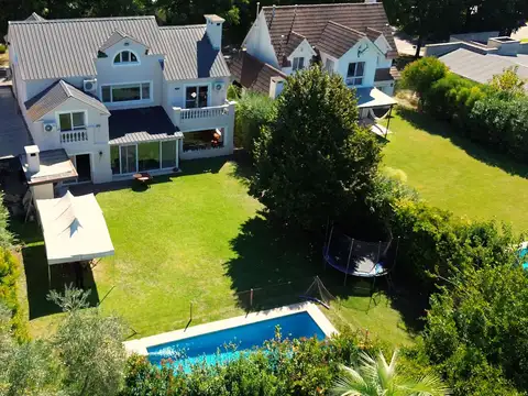 Casa en Venta en Santa Maria De Los Olivos, Countries y Barrios Cerrados en Malvinas Argentinas