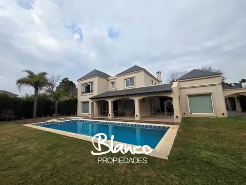 Casa en Venta en Septiembre, Countries y Barrios Cerrados en Escobar