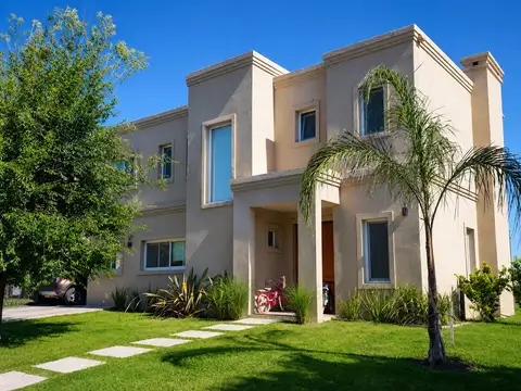 Casa en Venta en Ayres Plaza, Countries y Barrios Cerrados en Pilar