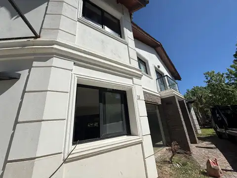 Casa en Venta en Septiembre, Countries y Barrios Cerrados en Escobar