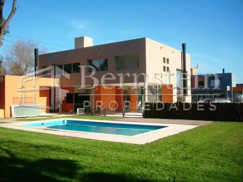 Casa en Venta en Altos Del Sol, Countries y Barrios Cerrados en Ituzaingó