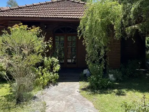 Casa en Venta en El Carmencito, Berazategui