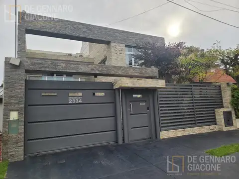 Casa en Venta en Punta Mogotes, Mar del Plata