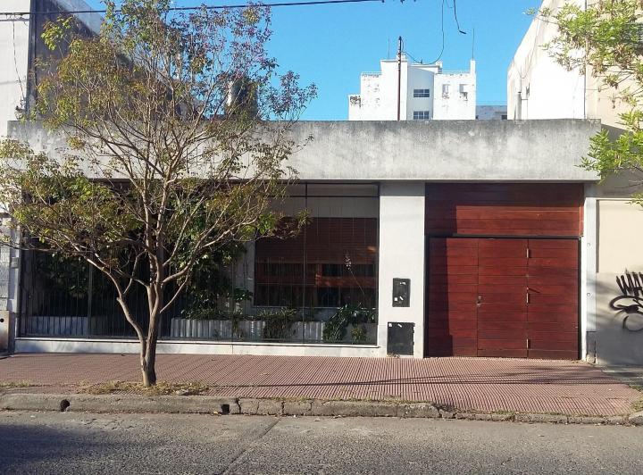 Casa · 220m² · 3 Dormitorios · 1 Cochera