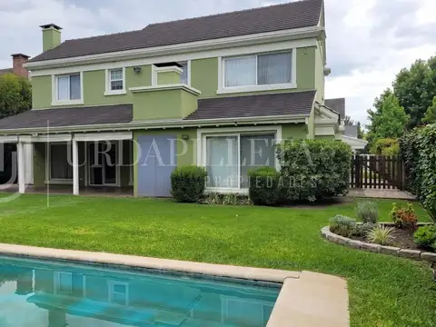 Casa en Venta en La Lomada De Pilar, Countries y Barrios Cerrados en Pilar