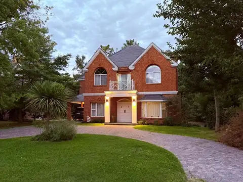Casa en Venta en Saint Thomas, Countries y Barrios Cerrados en Esteban Echeverria