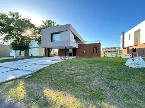 Casa en Venta en Greenville Polo & Resort, Countries y Barrios Cerrados en Berazategui