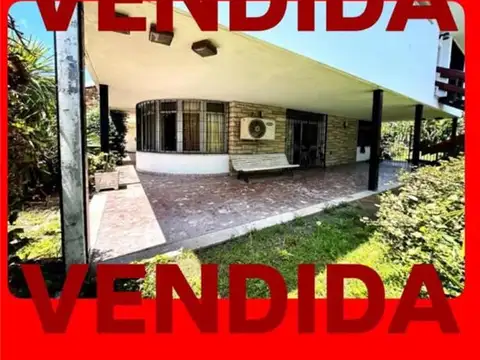 Casa en Venta en La Lucila Vias / Libertador, La Lucila