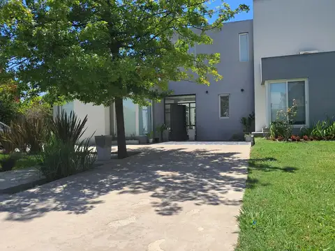 Casa en Venta en La Lomada De Pilar, Countries y Barrios Cerrados en Pilar