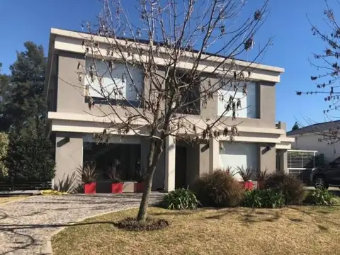 Casa en Venta en Pilar Del Este, Countries y Barrios Cerrados en Pilar