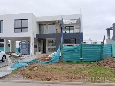 Casa en Venta en Countries y Barrios Cerrados en Ezeiza, Partido de Ezeiza
