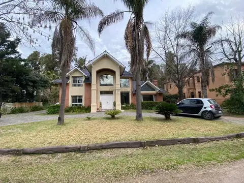 Casa en Venta en Campos De Alvarez, Countries y Barrios Cerrados en Francisco Alvarez