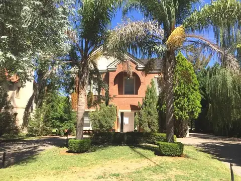 Casa en Venta en Saint Thomas, Countries y Barrios Cerrados en Esteban Echeverria