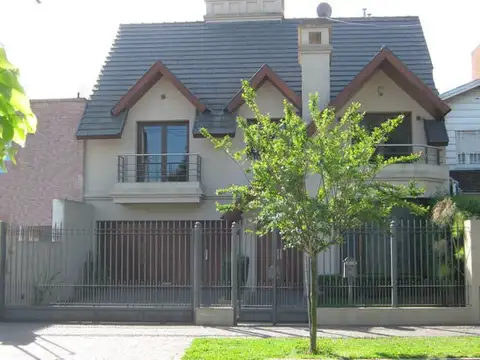 Casa en Venta en Adrogue, Partido de Almirante Brown