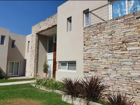 Casa en Venta en Haras Santa María - Las Lomas, Countries y Barrios Cerrados en Escobar