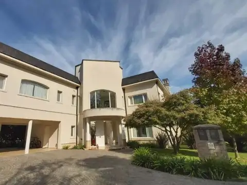 Casa en Venta en Countries y Barrios Cerrados en Berazategui, Partido de Berazategui
