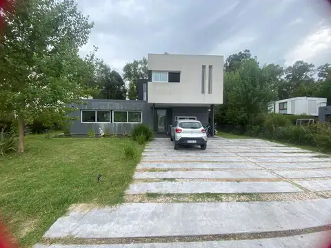 Casa en Venta en Grand Bell, Countries y Barrios Cerrados en la Plata