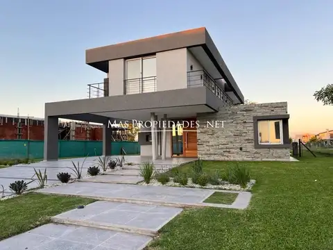Casa en Venta en Terralagos, Canning