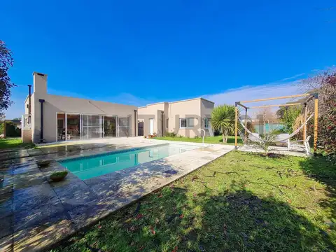 Casa en Venta en City Bell, Partido de La Plata