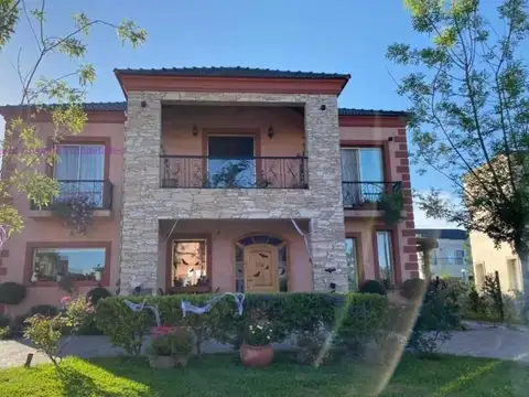 Casa en Venta en Ayres Plaza, Countries y Barrios Cerrados en Pilar