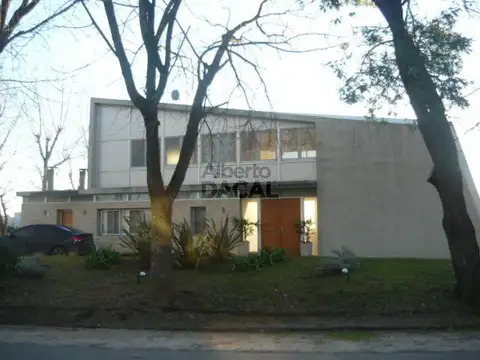 Casa en Venta en Grand Bell, Countries y Barrios Cerrados en la Plata