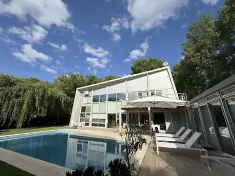 Casa en Venta en Grand Bell, Countries y Barrios Cerrados en la Plata