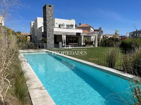 Casa en Venta en Ayres Plaza, Countries y Barrios Cerrados en Pilar