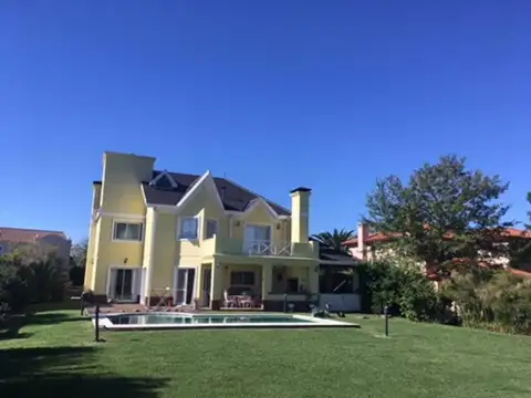 Casa en Venta en Abril Club De Campo, Countries y Barrios Cerrados en Berazategui