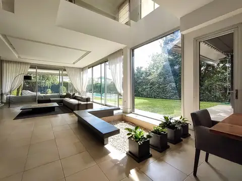Casa en Venta en Santa Maria De Los Olivos, Countries y Barrios Cerrados en Malvinas Argentinas