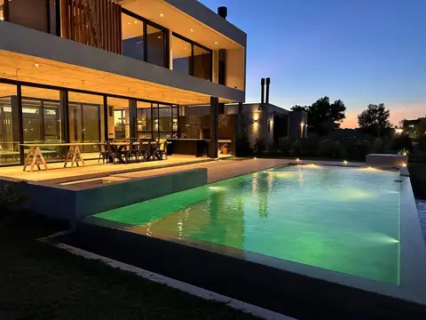 Casa en Venta en El Naudir, Countries y Barrios Cerrados en Escobar