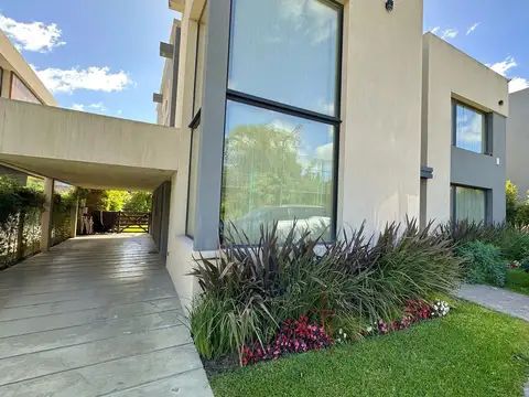 Casa en Venta en Malvinas Argentinas, Partido de Almirante Brown