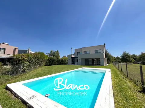 Casa en Venta en Ayres Plaza, Countries y Barrios Cerrados en Pilar