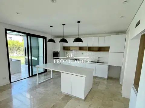 Casa en Venta en Ayres Plaza, Countries y Barrios Cerrados en Pilar